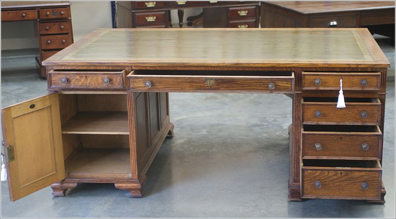 1021 Large Antique Oak Partners Desk Maple & Co (5)